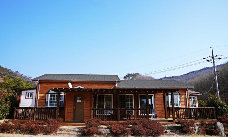 윤제관 2호 실외