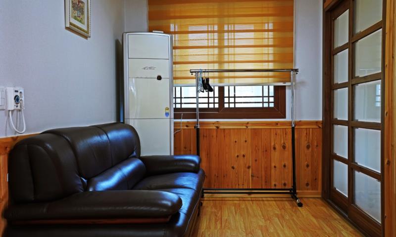 윤제관 2호 쇼파,에어컨