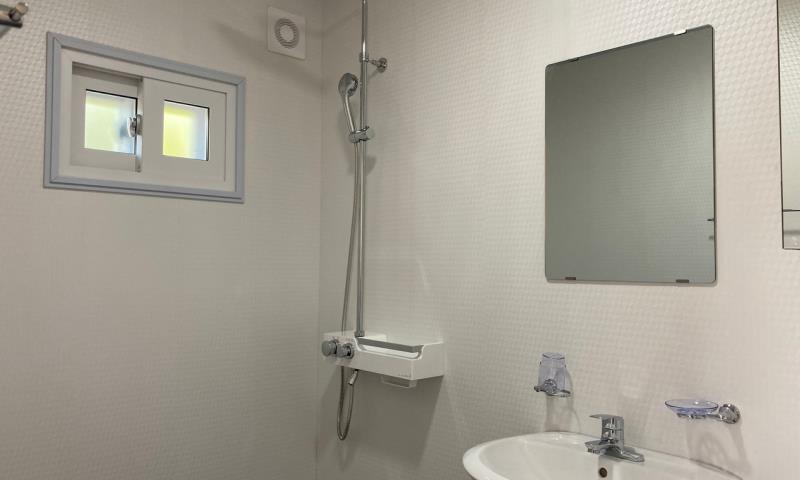 샤워실 및 화장실